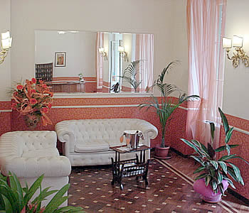 Hotel 3 stelle in Ariccia Laghi di Albano e Nemi - Villa Aricia