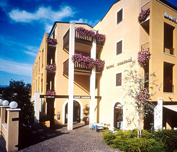 Hotel 3 stelle in Nago-Torbole Lago di Garda - Santoni