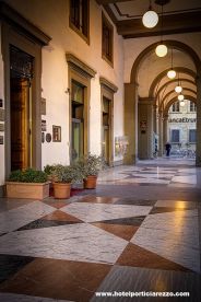 Hotel Arezzo, Hotel Arezzo vicino stazione, Hotel Arezzo centro storico, Portici di Via Roma