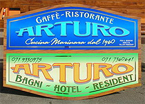 Insegne in lamiera bombata e alluminio